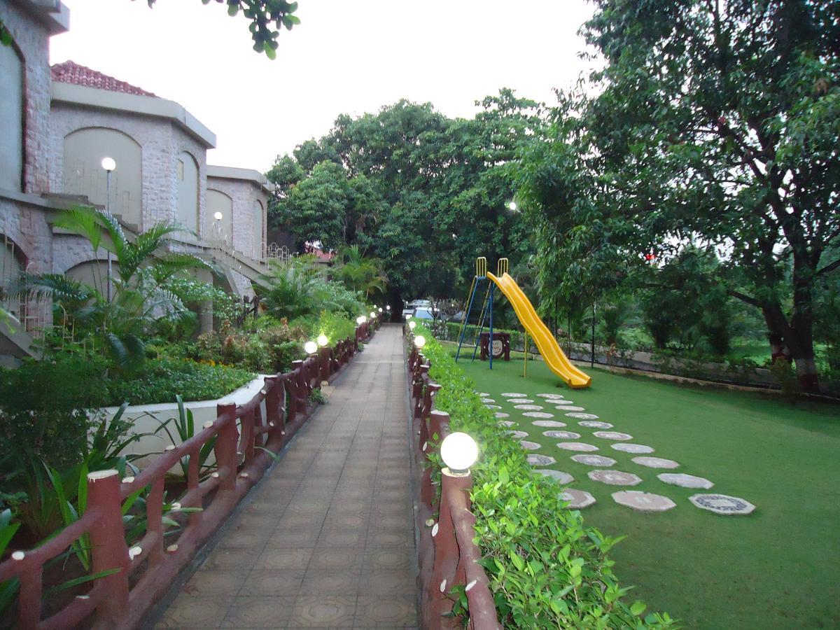Ras Resort By Treat Silvassa Dış mekan fotoğraf