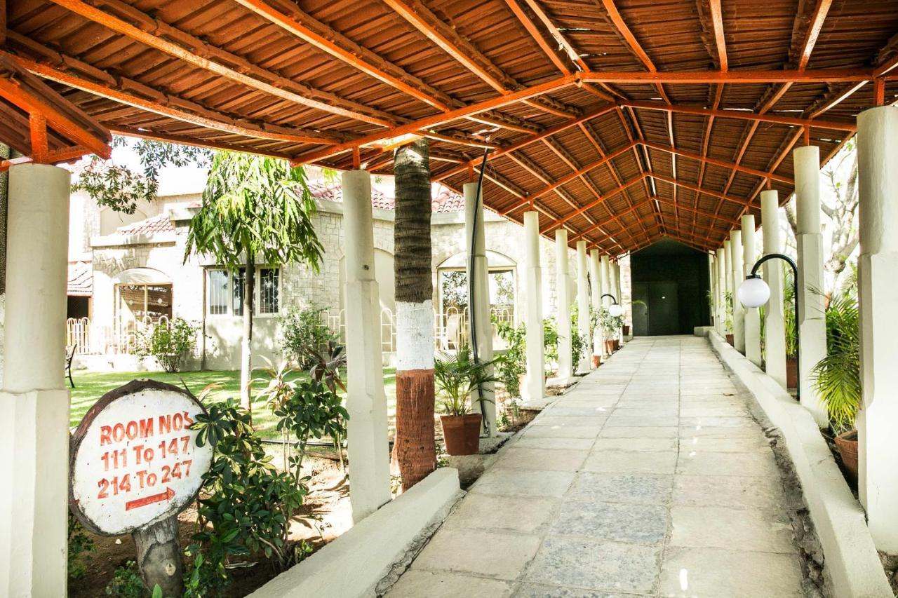 Ras Resort By Treat Silvassa Dış mekan fotoğraf
